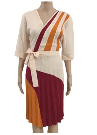 V-neck pleated skirt