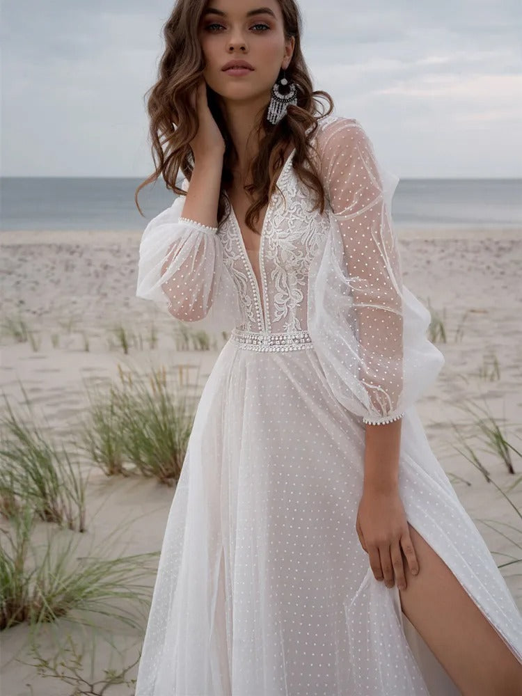 Boho Beach V-Neck Tulle Wedding Dress – Effortless Elegance for Your Big Day