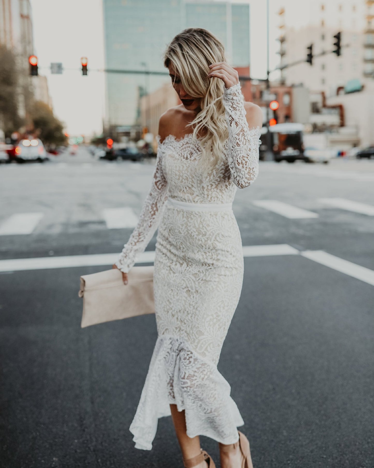 Lace clip inside eyelash one line long sleeve dress