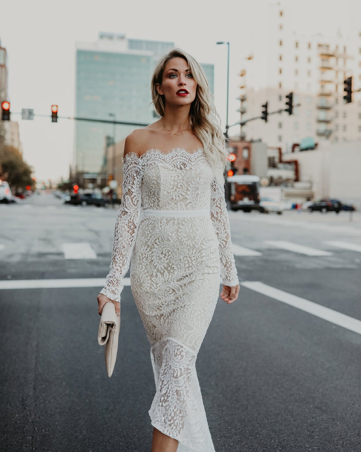 Lace clip inside eyelash one line long sleeve dress