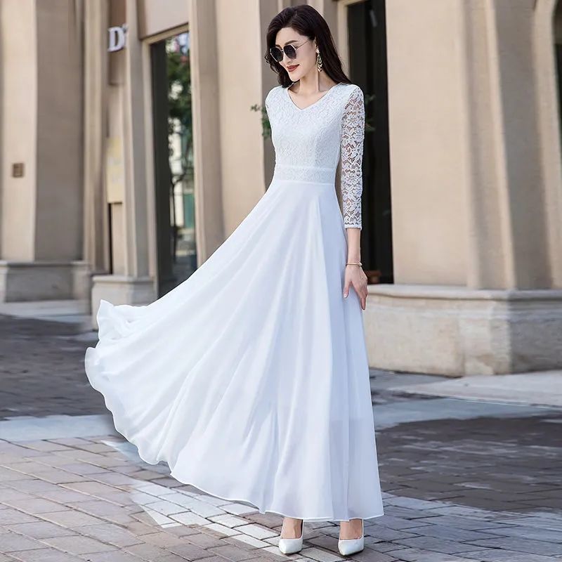 Mid-length White Short-sleeved Lace Dress