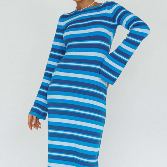 Fashionable Contrasting Backless Long Dress